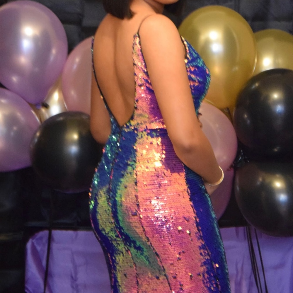 This beautiful multi color dress only worn once - Picture 3 of 7